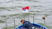 Niedrigwasser am Rhein: Gefahren für Schifffahrt und Badegäste