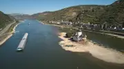 Niedrigwasser an deutschen Flüssen: Schifffahrt stark eingeschränkt