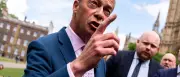 Nigel Farage legt Parlamentsmandat nieder und kündigt Comeback an