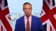 Nigel Farage tritt wegen Spendenaffäre zurück und hofft auf Nachwahl
