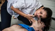 Notfall-Sanitäterin: Erste Hilfe bei Sex-Unfällen – So reagieren Sie richtig