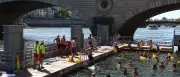 Paris öffnet drei Flussbäder in der Seine rechtzeitig zur Hitzewelle