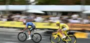 Pogačar holt fünften Tour-Sieg und gleicht Legenden aus