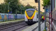 Prügelei im Zug: DB-Mitarbeiter stürzt lebensgefährlich