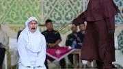 Prügelstrafe in Indonesien: Pärchen nach TikTok-Kuss mit 21 Stockhieben bestraft