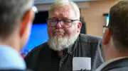 Rechter Influencer BSR stellt Ex-AfD-Politiker ein und entlässt ihn – Gründe unklar