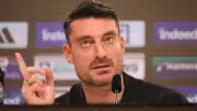 Riera attackiert Eintracht-Boss Hellmann nach Kritik: „Feigling“