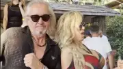 Robert Geiss tanzt: Carmen zeigt ihn beim Hüftschwung im Beachclub