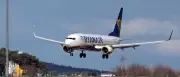 Ryanair-Horrorflug: Fenster zersplittert – Passagier schwer verletzt