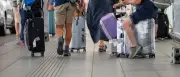 Sammelklage gegen Airlines: Verbraucherzentrale prüft Gebührenerstattung