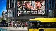 Samurai-Plakate in Berlin: Was steckt hinter der Kampagne?