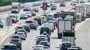 Sommerferien in Bayern: Tipps für stressfreie Reise auf Straße, Schiene und in der Luft