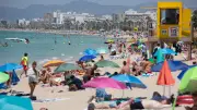 Spanien plant Rauchverbot an Stränden und auf Terrassen