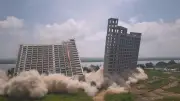 Sprengung in China: Zwei unfertige Hochhäuser in Sekunden dem Erdboden gleichgemacht