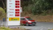 Spritpreise steigen weiter: ADAC meldet Anstieg, Regierung plant keine Entlastung