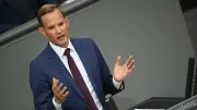 Streeck wirft Tabak-Lobby Stalking vor: „Unfassbarer Druck“ auf Abgeordnete
