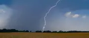 Sturmfront vertreibt Hitze: Orkanböen im Westen und Norden