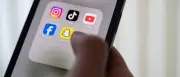 Taliban verbieten Regierungsbeamten Smartphones – Kündigung droht