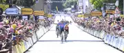 Tour de France: Pressewagen durchbricht Absperrung – acht Verletzte