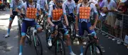 Tour de France: Radprofis kämpfen gegen extreme Hitze mit Kältebus und Kühlwesten