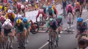 Tour de France: Tim Merlier gewinnt 12. Etappe nach Massensturz