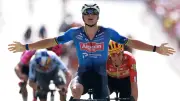 Tour de France: Van der Poel gewinnt Hitzeschlacht auf neunter Etappe