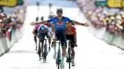 Tour de France: Van der Poel gewinnt Hitzeschlacht auf verkürzter Etappe