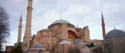Touristen in Hagia Sophia wegen Bibellesung festgenommen