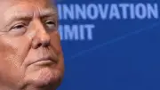 Trump droht Iran: US-Kampfjet stoppt Öltanker mit Schüssen