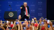 Trumps Wahlkampfkasse wächst auf über 400 Millionen Dollar – Newsblog