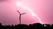 Unwetter in Niedersachsen: Bäume auf Autos, Konzert abgesagt