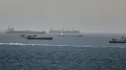 USA fliegen weitere Angriffe auf den Iran – Straße von Hormus offen