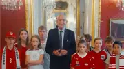 Van der Bellen: Kinder sollen um 21 Uhr Fußball schauen dürfen