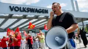 VW-Arbeitnehmer stellen Blume Ultimatum und kündigen heißen Herbst an