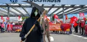 VW-Chef Blume: Keine Werksschließungen trotz Krise – 40.000 Jobs bedroht