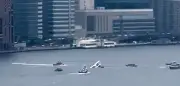 Wasserflugzeug kentert im East River: Zwei Leichtverletzte