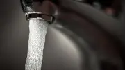 Wasserqualität bei Hitze: Experte räumt mit Irrtümern auf und gibt Tipps