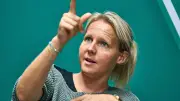 Werder-Boss Fritz verteidigt Trainerin Kromp gegen Kritik von Ex-Spielerin