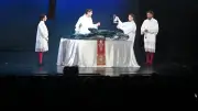 „Wir sind geschockt“: Wal Timmy kommt als Erlöser auf die Bühne