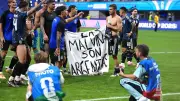 WM-Halbfinale: Argentinien provoziert mit Falkland-Banner