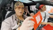 WM-Quiztaxi: Wienerin beeindruckt Reality-Star Stoeckel mit Fußball-Wissen