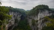 Xiaozhai Tiankeng: Das tiefste Sinkloch der Welt in China