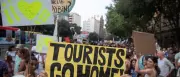 Zehntausende protestieren gegen Massentourismus auf Mallorca