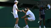 Zverev-Sturz im Wimbledon-Finale: Sinner hilft Konkurrenten auf