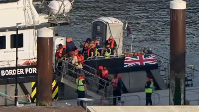 157 Migranten nach Bootsbrand im Ärmelkanal gerettet