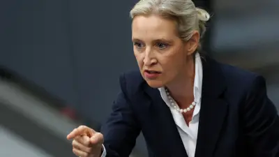 „Alice Merkel“-Spott: AfD-Verfahren gegen Loose – Rauswurf gefordert