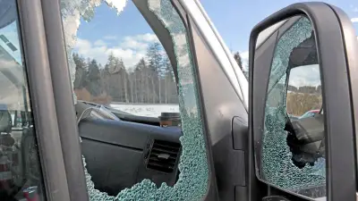 Autoscheibe in Neusäß eingeschlagen: 150 Euro Beute