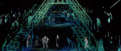 Bayreuth-Publikum buht KI-Inszenierung des „Ring“ aus