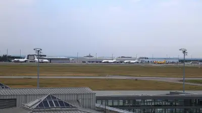 Drohne mit möglichem Sprengsatz: Flugbetrieb in Leipzig gestört