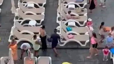 Handtuchkrieg im Urlaub: Kinder reservieren jetzt Liegen